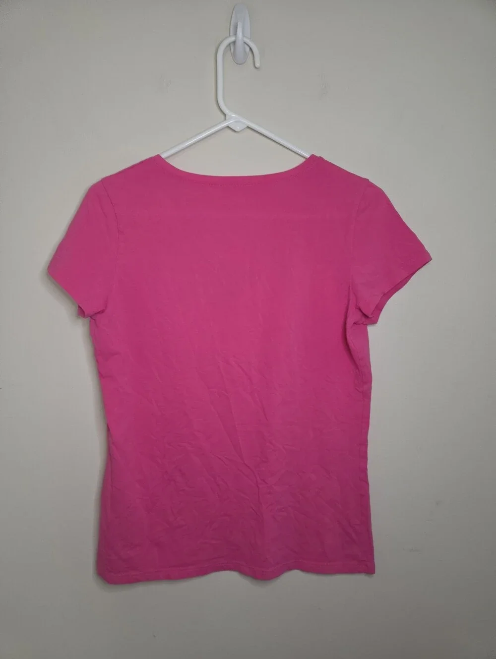 Women's Lilly Pulitzer Pink V-Neck T-Shirt Sz Medium - Picture 2 of 7